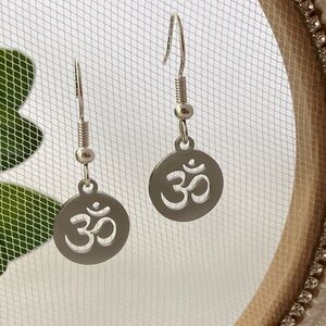 𝅺STAINLESS Steel Petite Om Disk Earrings